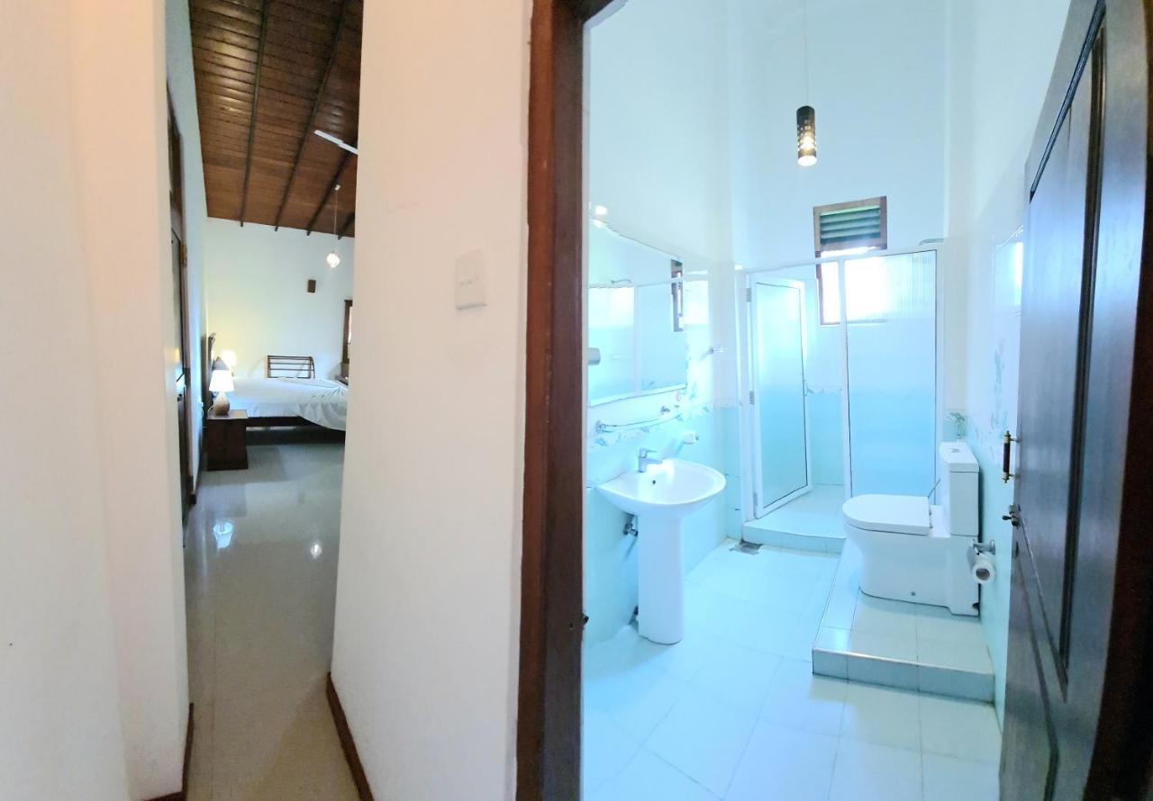 Golden Relax Villa With Pool, Restaurant & European Service Eramudugaha Экстерьер фото